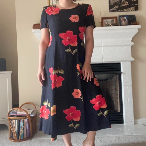 Maggy London Dresses & Skirts - Vintage silk dress